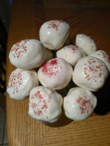 Not as perfect as Starbucks' cake pops, but still delicious
